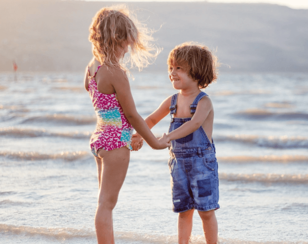 enfants à la plage